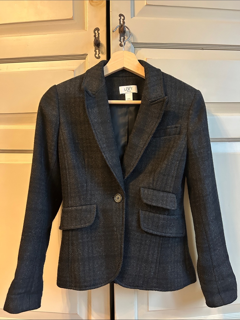 LOFT Charcoal Gray wool blend Women's Blazer 00p. Excellent condition.